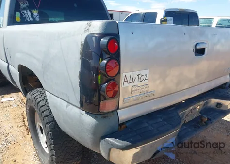 2000 Chevrolet Silverado 1500 Ls из США, поврежденный, VIN 1GCEK19T0YE177228